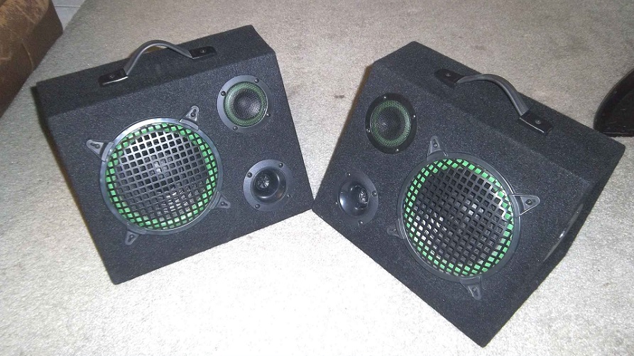 3 way drive wedge speakers - wattage unknown studio speakers audio sound wave PA floor wedges 